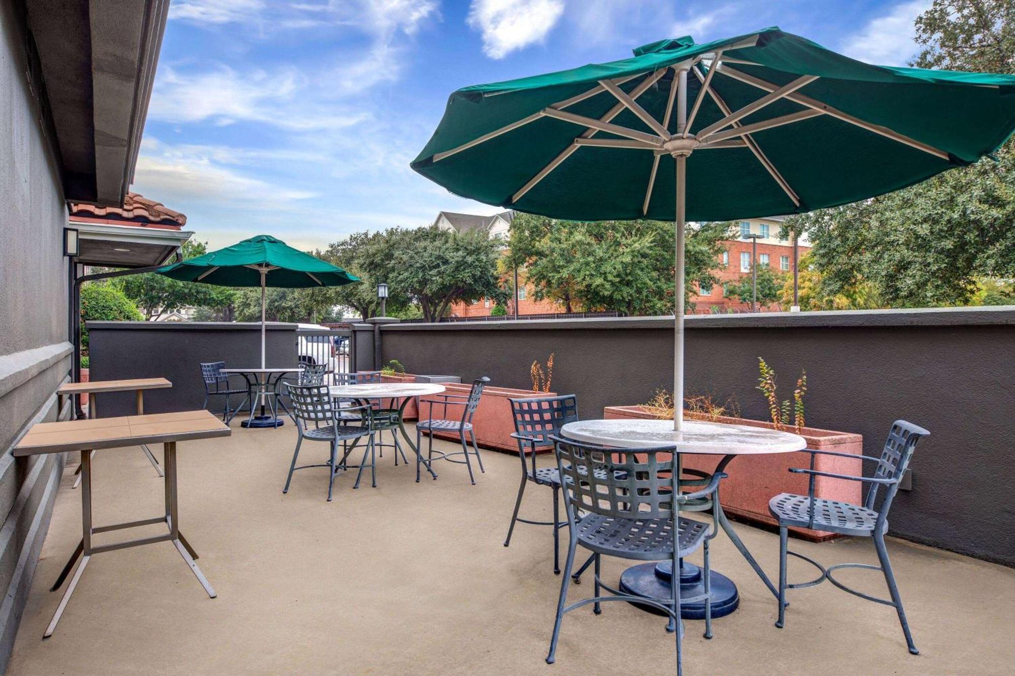 La Quinta By Wyndham Dallas Dfw Airport North Irving Bagian luar foto