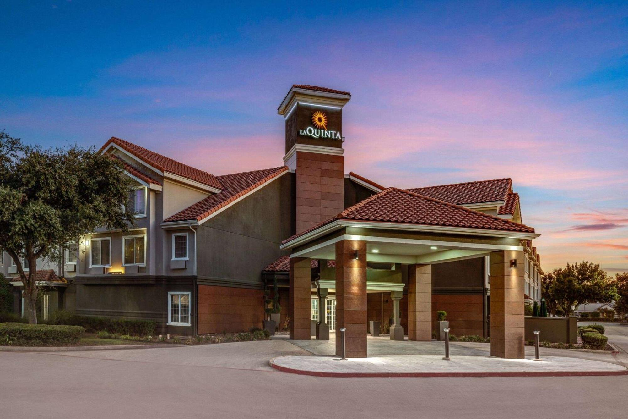 La Quinta By Wyndham Dallas Dfw Airport North Irving Bagian luar foto