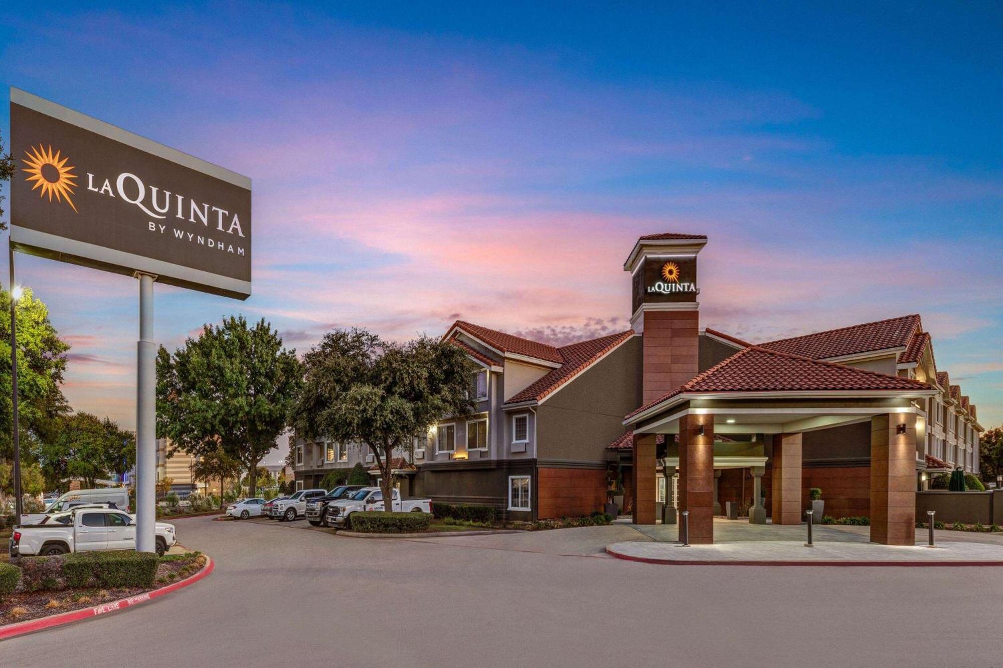 La Quinta By Wyndham Dallas Dfw Airport North Irving Bagian luar foto
